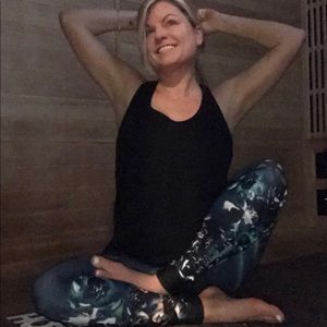 Noli yoga leggings Sz S- Beautiful blues